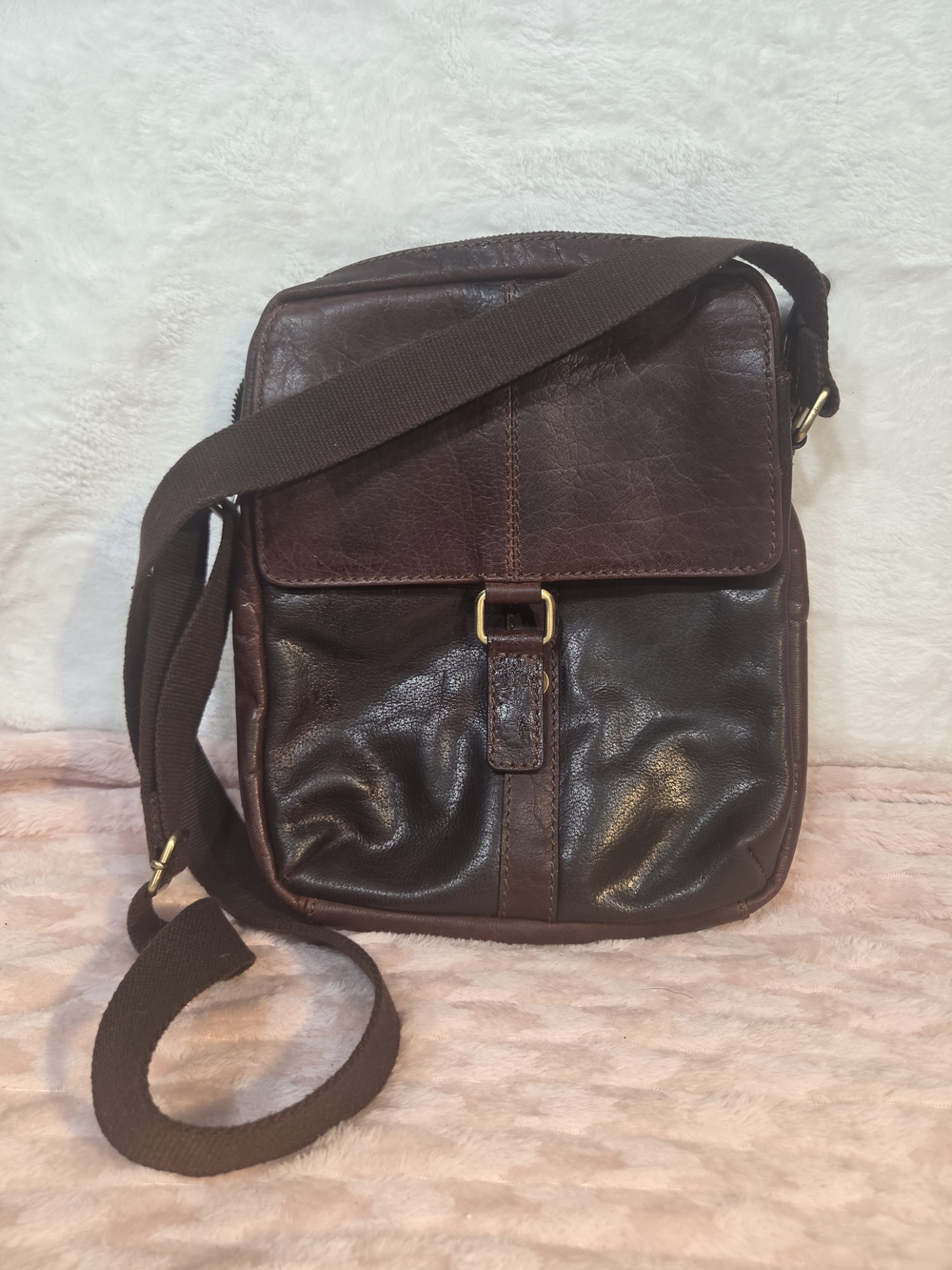 WOMEN'S Brown Leather Crossbody Bag - Classic Messenger Style